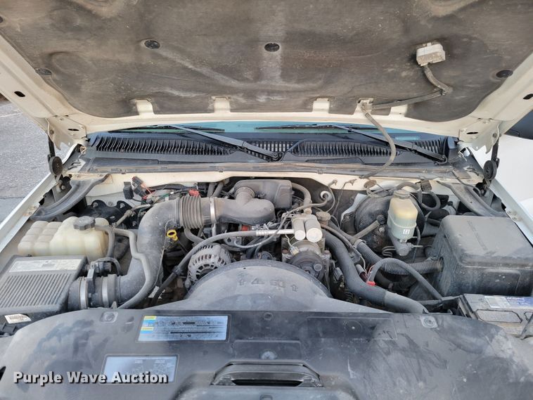 image for item MC9566 2002 Chevrolet Silverado 1500  pickup truck