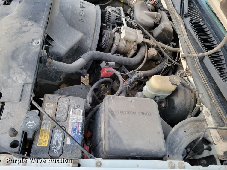 image for item MC9566 2002 Chevrolet Silverado 1500  pickup truck