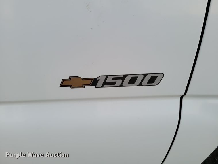 image for item MC9566 2002 Chevrolet Silverado 1500  pickup truck