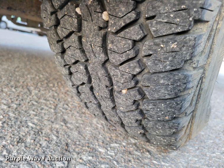 image for item MC9566 2002 Chevrolet Silverado 1500  pickup truck