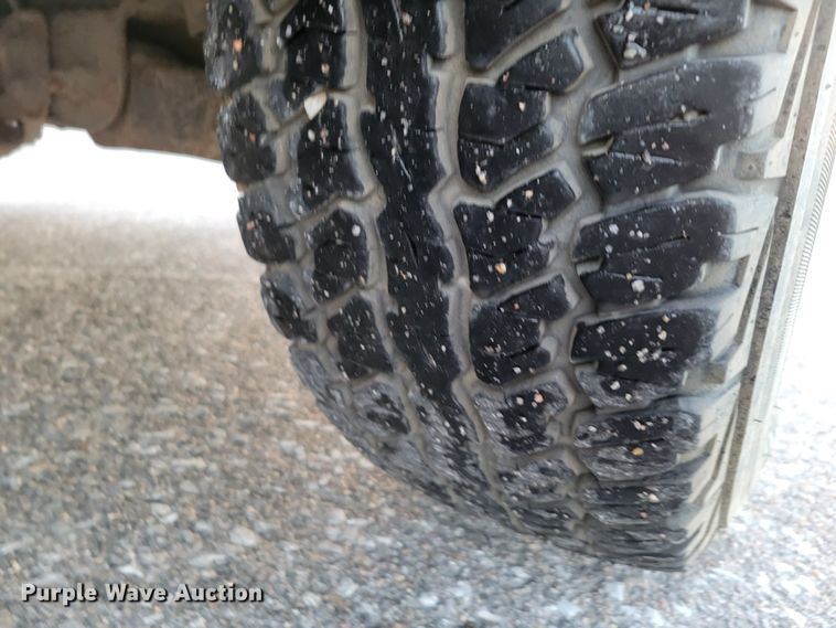 image for item MC9566 2002 Chevrolet Silverado 1500  pickup truck