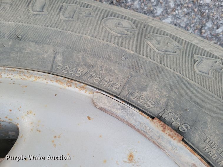 image for item MC9566 2002 Chevrolet Silverado 1500  pickup truck