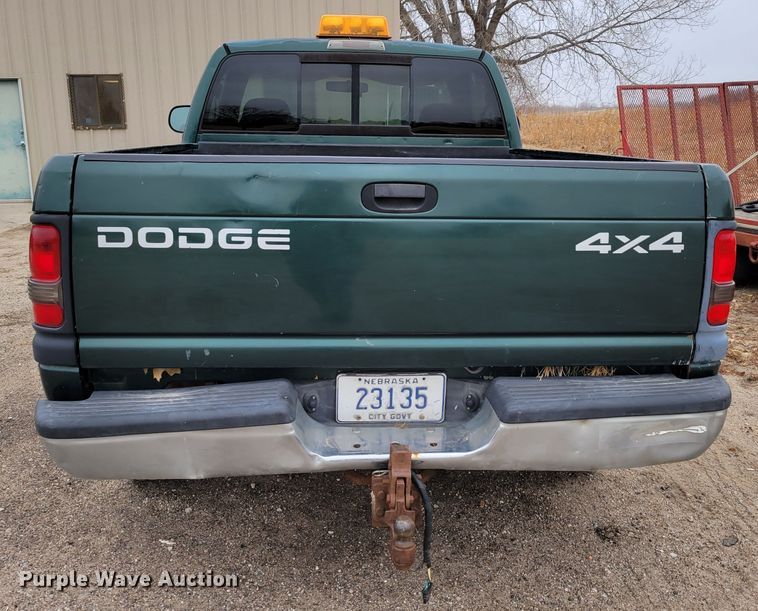 image for item MC9588 2001 Dodge Ram 1500 SLT  pickup truck