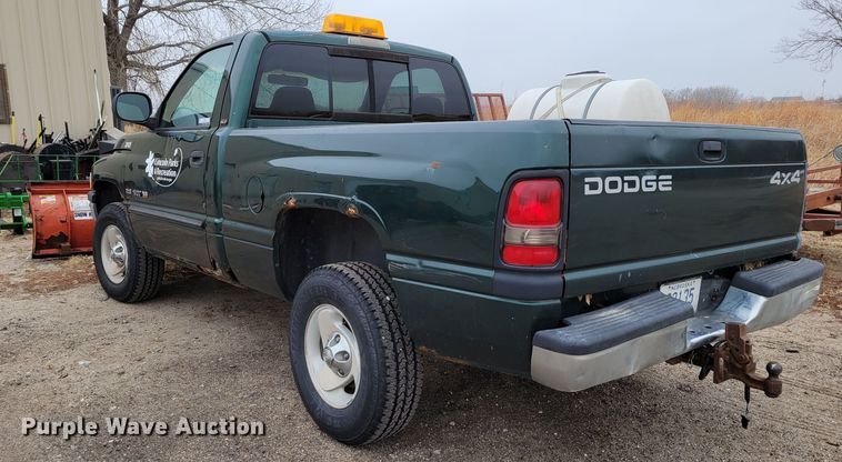 image for item MC9588 2001 Dodge Ram 1500 SLT  pickup truck