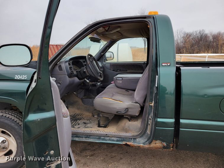 image for item MC9588 2001 Dodge Ram 1500 SLT  pickup truck