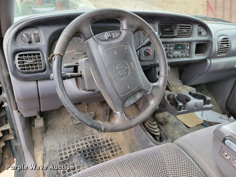 image for item MC9588 2001 Dodge Ram 1500 SLT  pickup truck