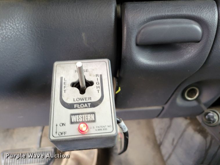 image for item MC9588 2001 Dodge Ram 1500 SLT  pickup truck