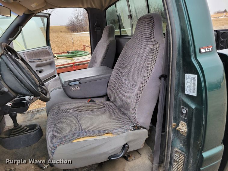 image for item MC9588 2001 Dodge Ram 1500 SLT  pickup truck