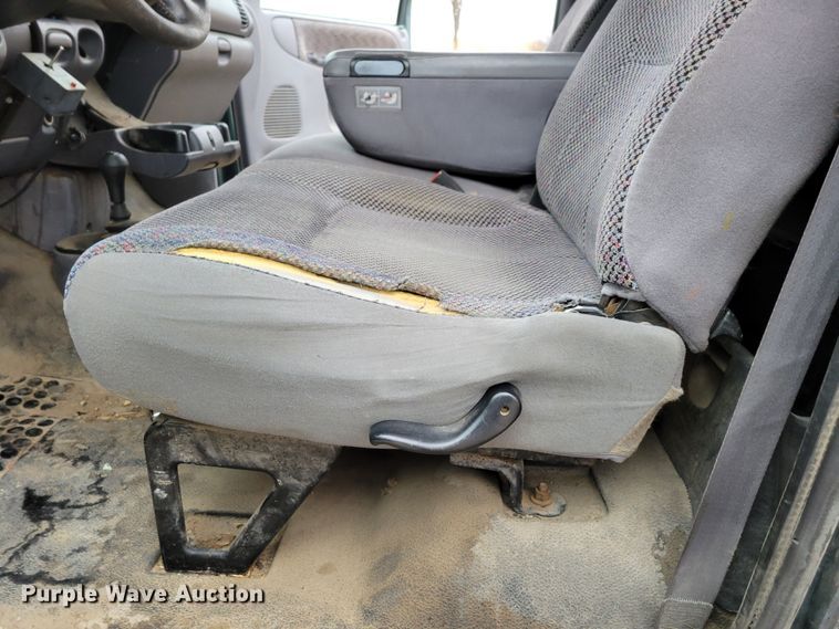 image for item MC9588 2001 Dodge Ram 1500 SLT  pickup truck