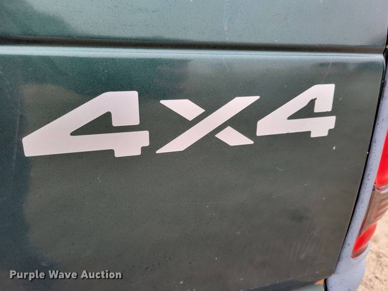 image for item MC9588 2001 Dodge Ram 1500 SLT  pickup truck