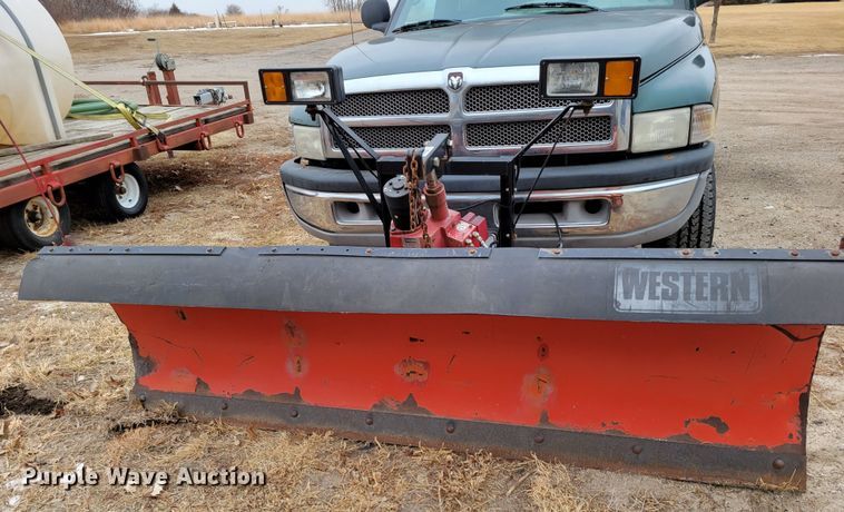 image for item MC9588 2001 Dodge Ram 1500 SLT  pickup truck