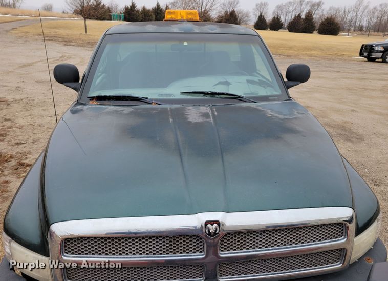 image for item MC9588 2001 Dodge Ram 1500 SLT  pickup truck