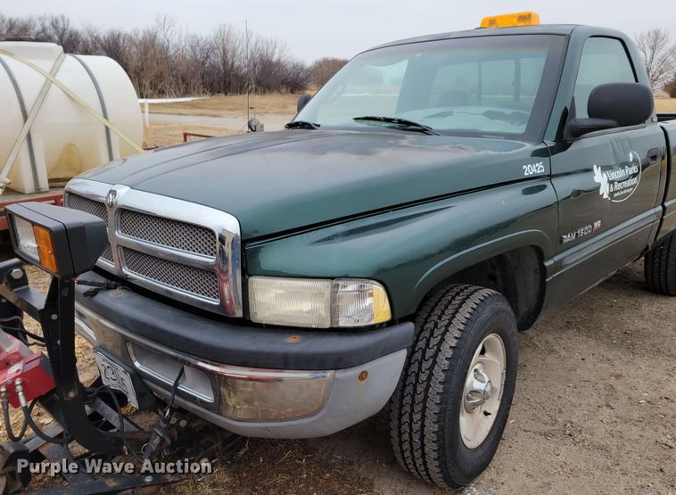 image for item MC9588 2001 Dodge Ram 1500 SLT  pickup truck