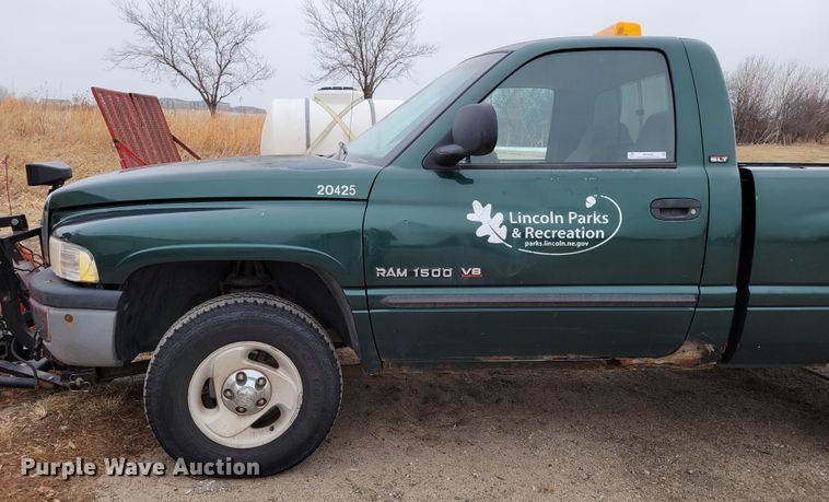 image for item MC9588 2001 Dodge Ram 1500 SLT  pickup truck