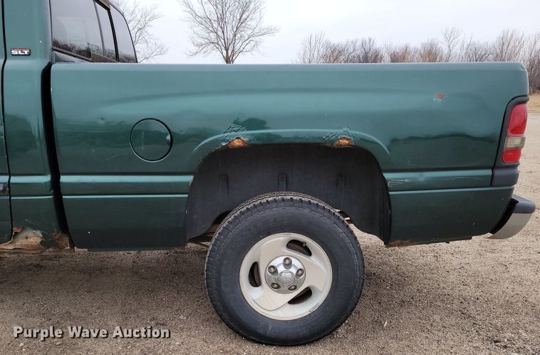 image for item MC9588 2001 Dodge Ram 1500 SLT  pickup truck