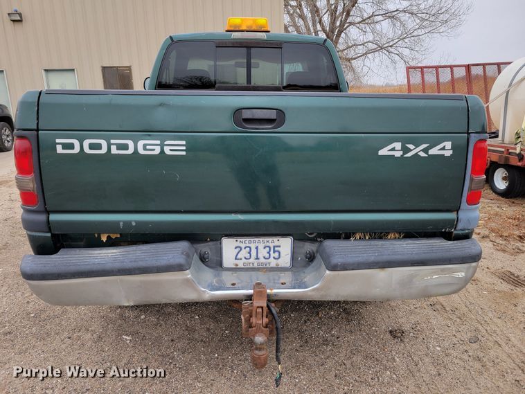 image for item MC9588 2001 Dodge Ram 1500 SLT  pickup truck