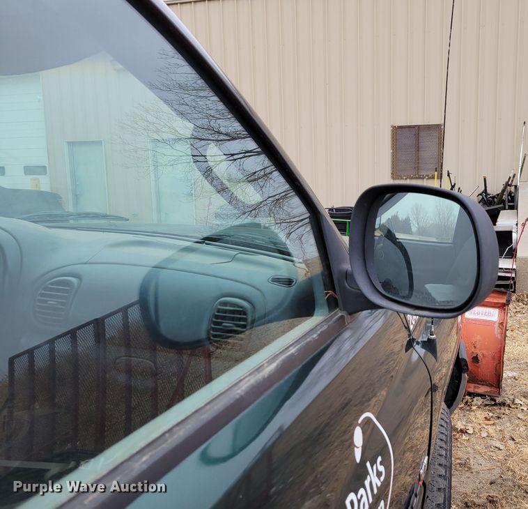 image for item MC9588 2001 Dodge Ram 1500 SLT  pickup truck