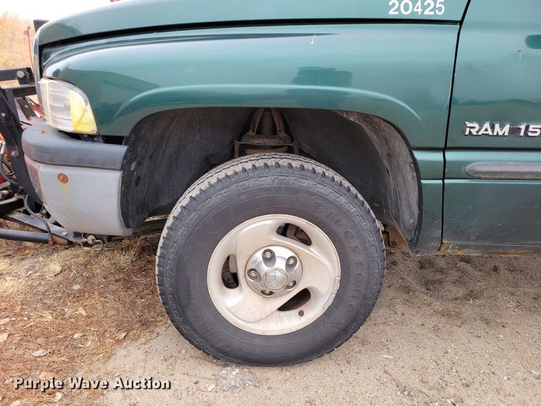 image for item MC9588 2001 Dodge Ram 1500 SLT  pickup truck