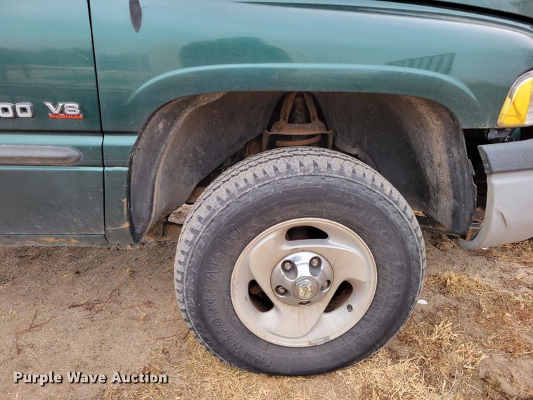 image for item MC9588 2001 Dodge Ram 1500 SLT  pickup truck