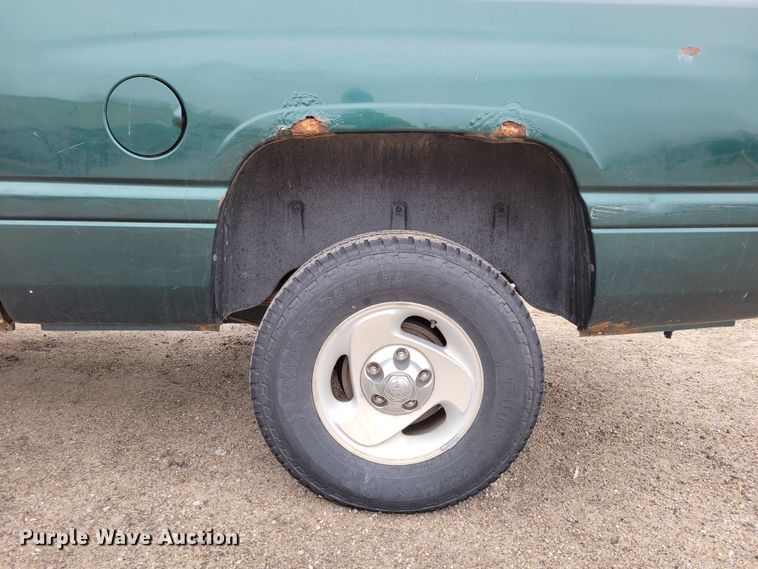 image for item MC9588 2001 Dodge Ram 1500 SLT  pickup truck