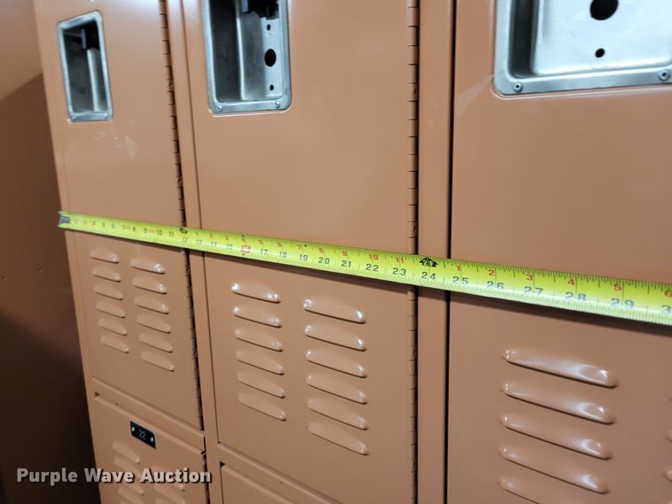 image for item MC9593 (2) metal lockers