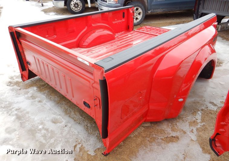 image for item MC9837 2022 Ford F350 Super Duty  pickup truck bed