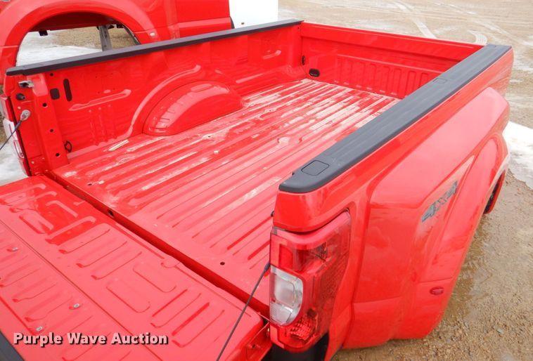 image for item MC9837 2022 Ford F350 Super Duty  pickup truck bed