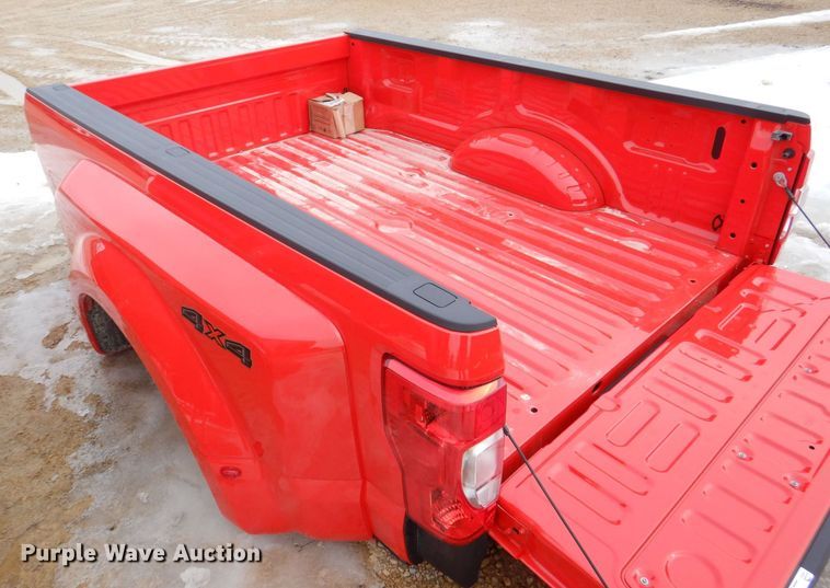 image for item MC9837 2022 Ford F350 Super Duty  pickup truck bed
