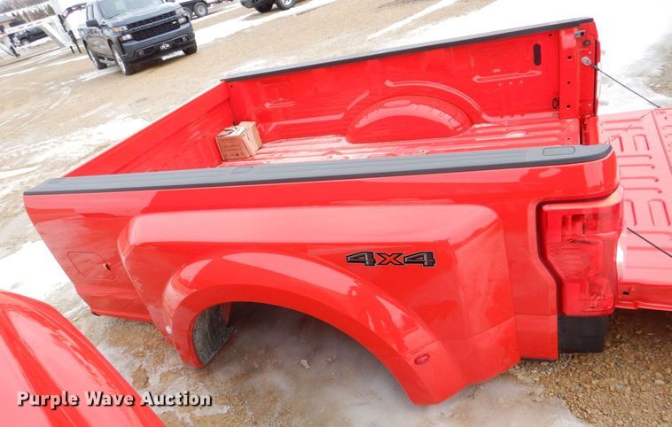 image for item MC9837 2022 Ford F350 Super Duty  pickup truck bed