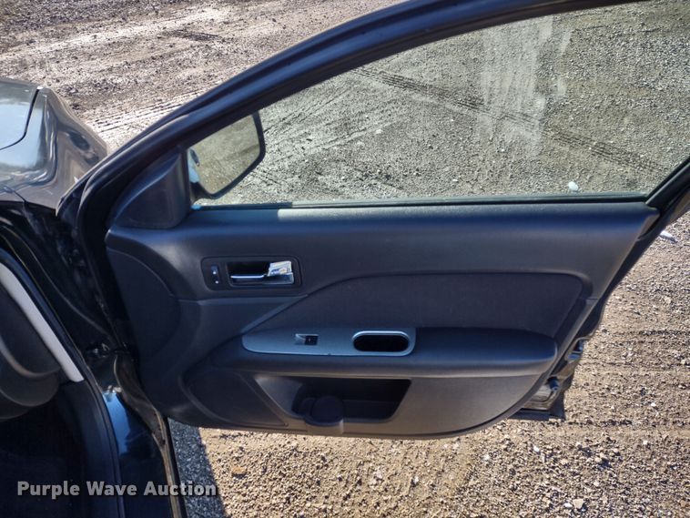 image for item MD9312 2010 Ford Fusion Hybrid