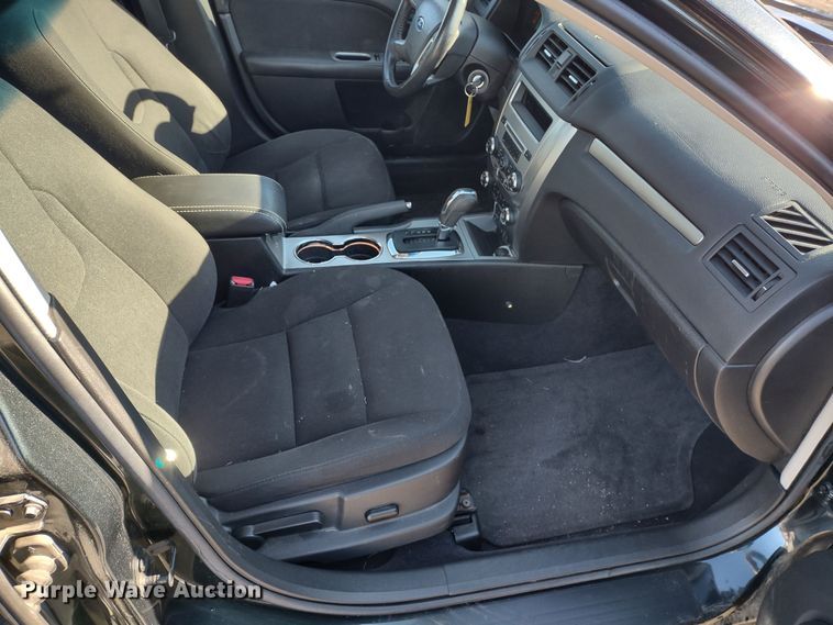 image for item MD9312 2010 Ford Fusion Hybrid