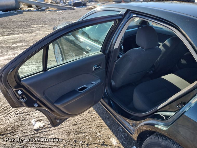 image for item MD9312 2010 Ford Fusion Hybrid