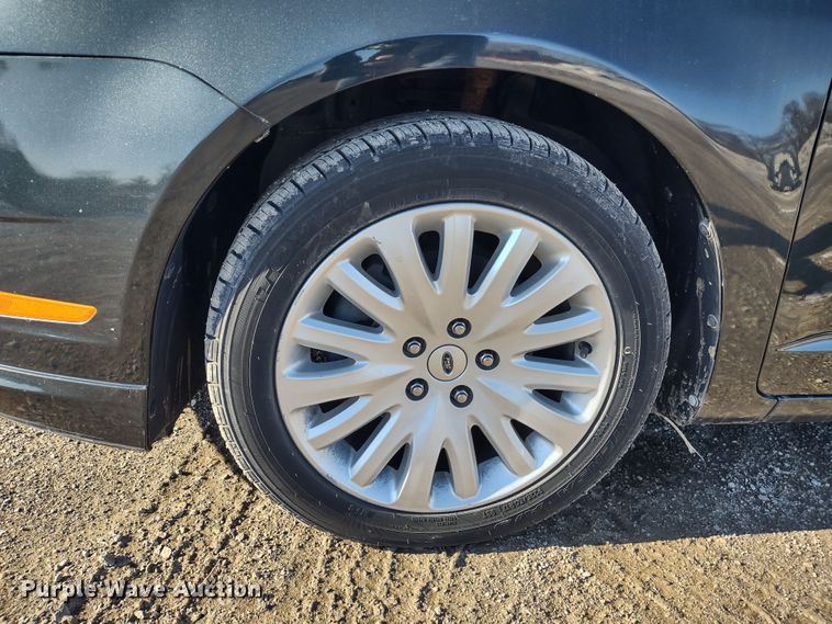 image for item MD9312 2010 Ford Fusion Hybrid