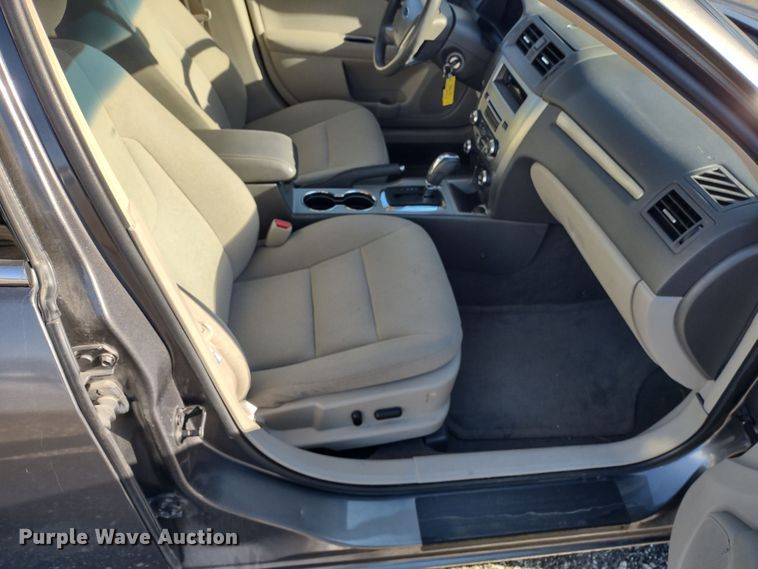 image for item MD9313 2011 Ford Fusion Hybrid