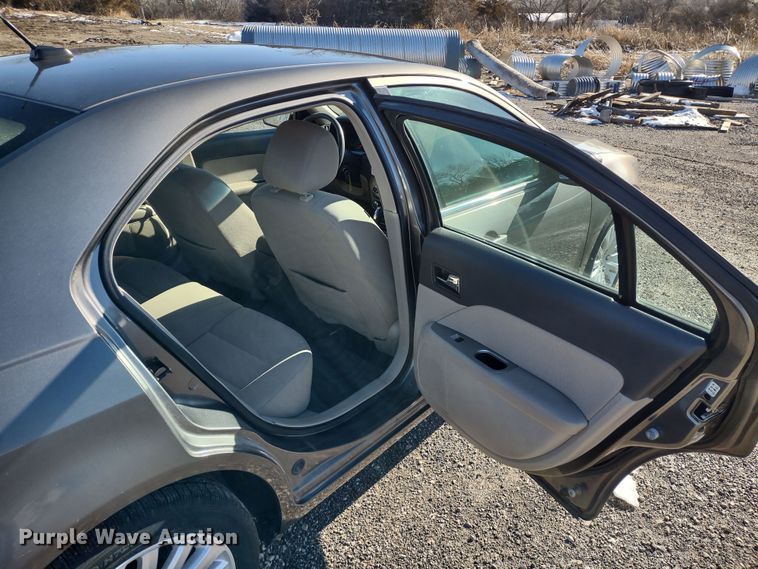 image for item MD9313 2011 Ford Fusion Hybrid