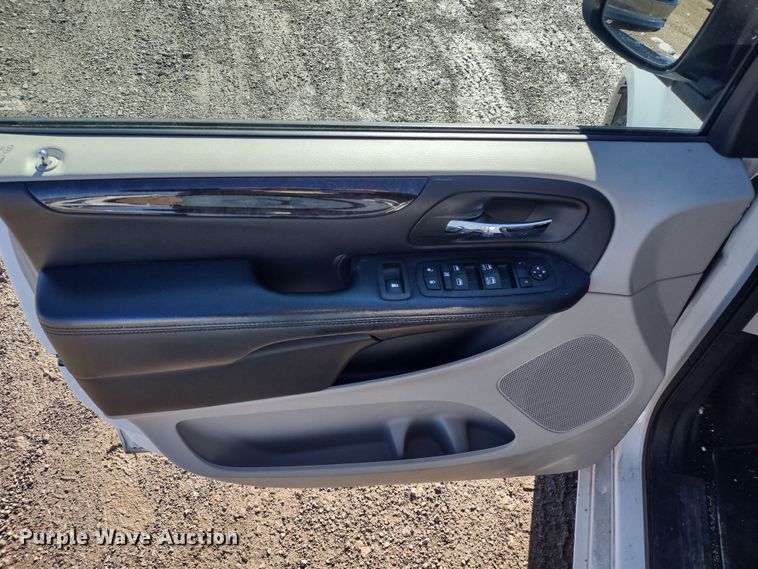 image for item MD9316 2014 Dodge Grand Caravan  van