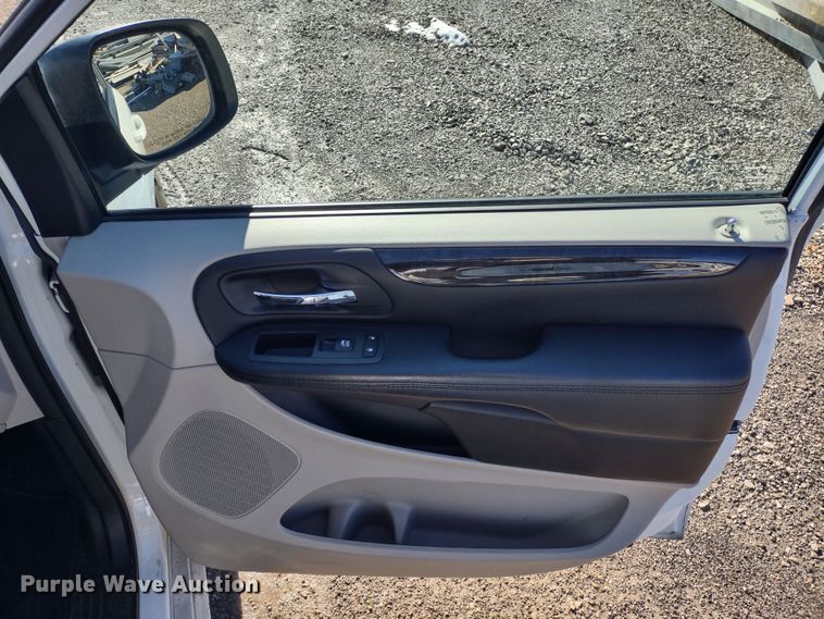 image for item MD9316 2014 Dodge Grand Caravan  van