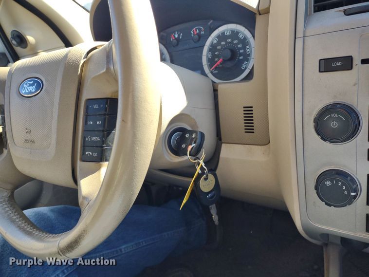 image for item MD9317 2010 Ford Escape XLT  SUV