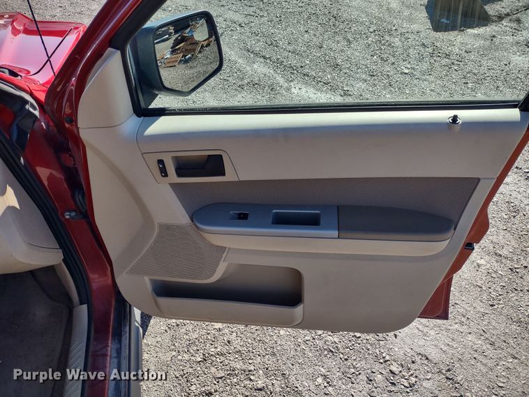 image for item MD9317 2010 Ford Escape XLT  SUV