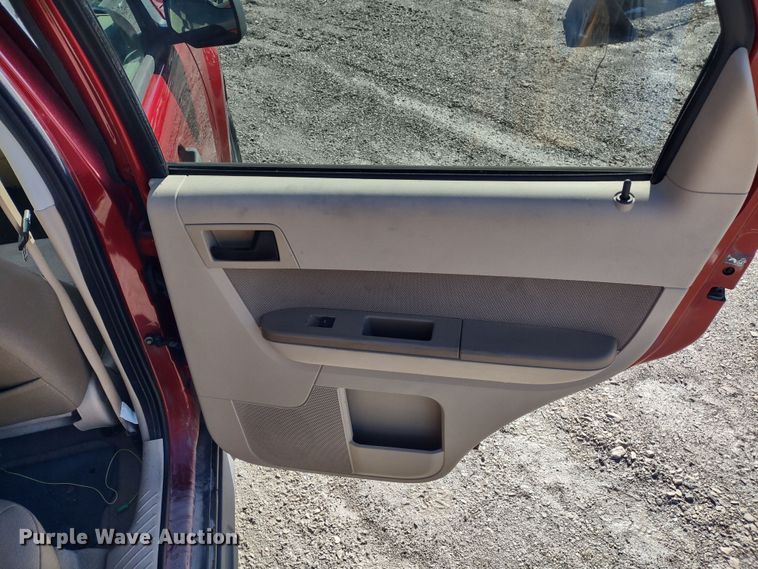 image for item MD9317 2010 Ford Escape XLT  SUV