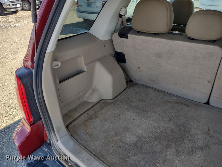 image for item MD9317 2010 Ford Escape XLT  SUV