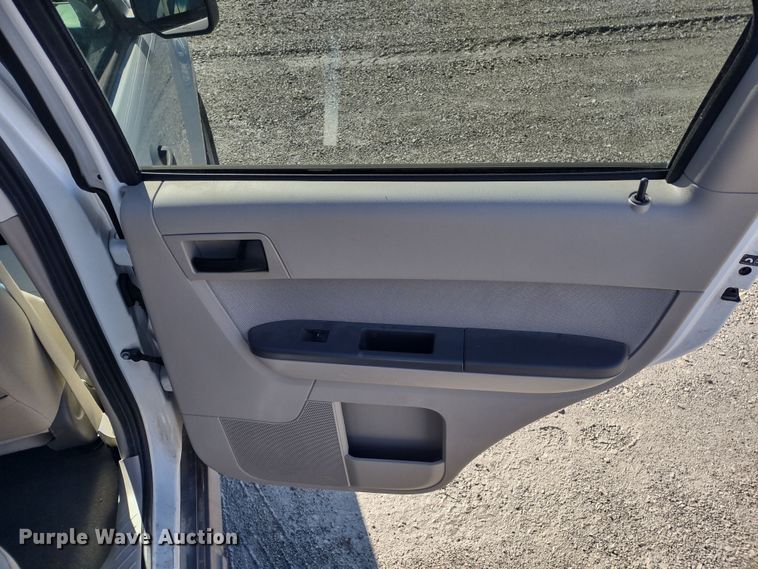 image for item MD9318 2010 Ford Escape Hybrid  SUV