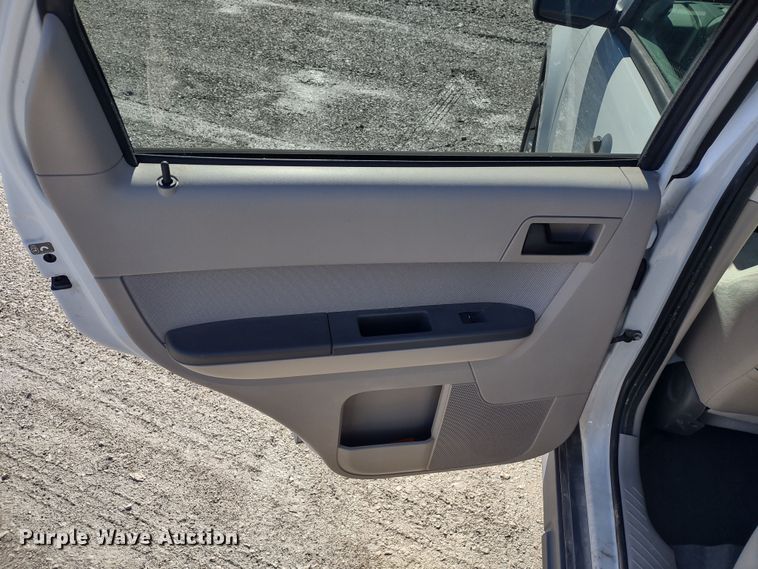 image for item MD9318 2010 Ford Escape Hybrid  SUV