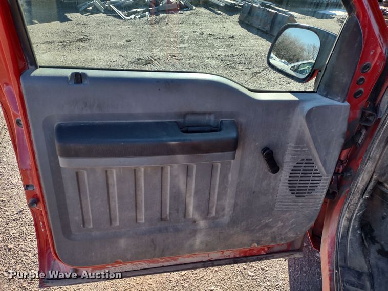 image for item MD9323 2011 Ford F250 Super Duty XL  pickup truck