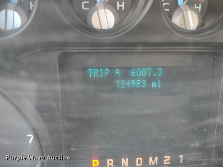 image for item MD9323 2011 Ford F250 Super Duty XL  pickup truck