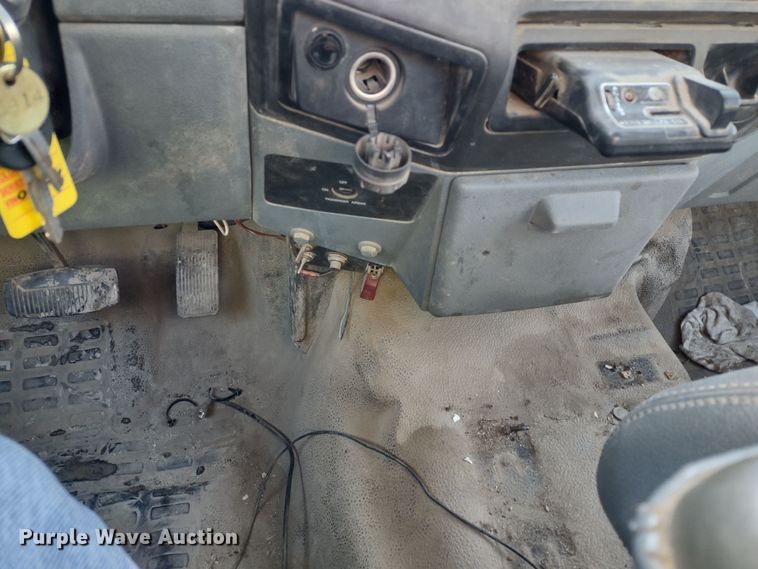 image for item MD9323 2011 Ford F250 Super Duty XL  pickup truck