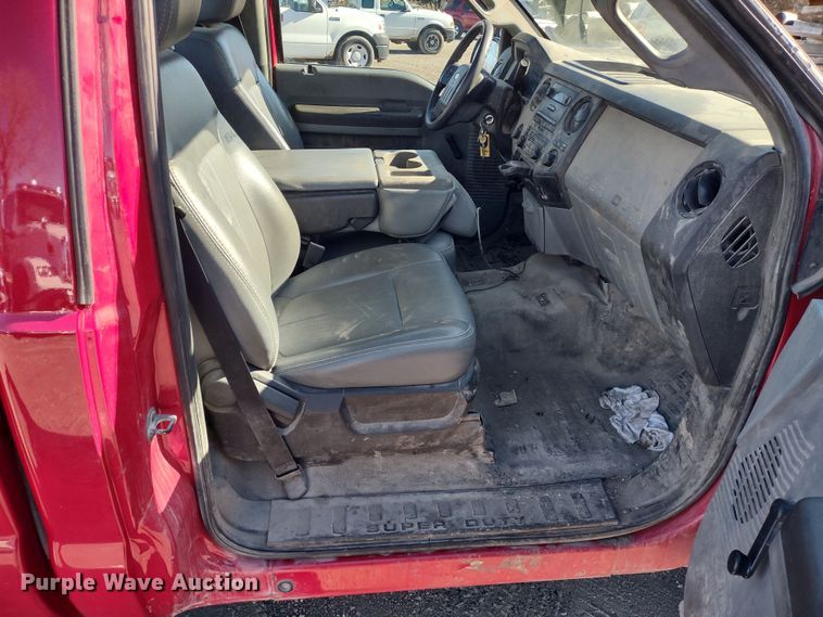 image for item MD9323 2011 Ford F250 Super Duty XL  pickup truck