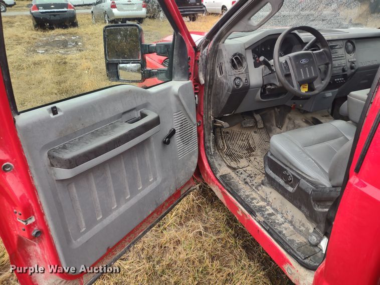 image for item MD9325 2012 Ford F250 Super Duty XL  pickup truck