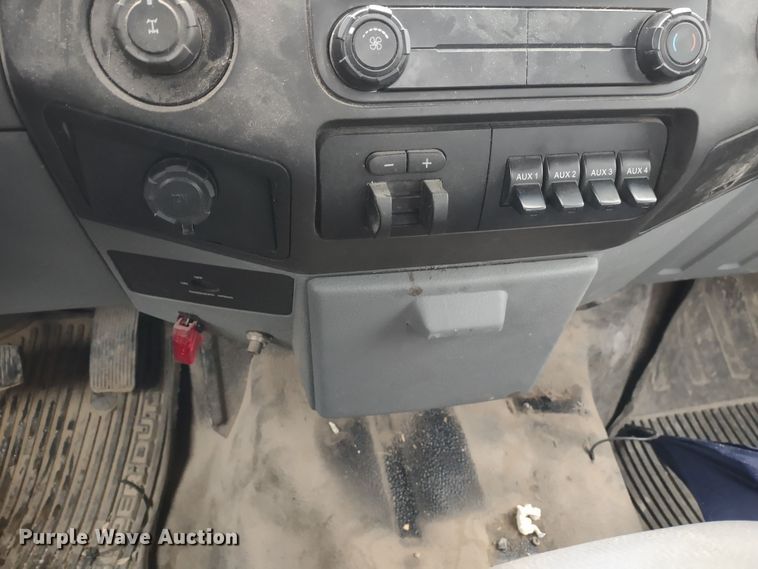 image for item MD9325 2012 Ford F250 Super Duty XL  pickup truck