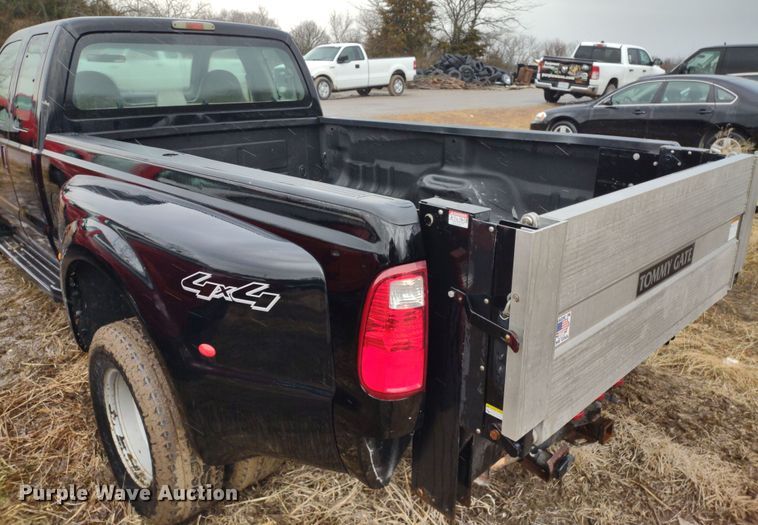 image for item MD9326 2008 Ford F350 Super Duty  pickup truck